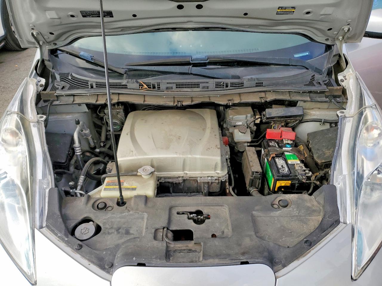 2016 NISSAN LEAF SV photo 11