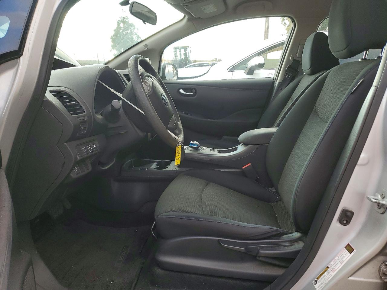 2016 NISSAN LEAF SV photo 7