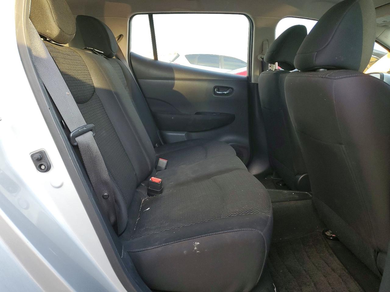 2016 NISSAN LEAF SV photo 10