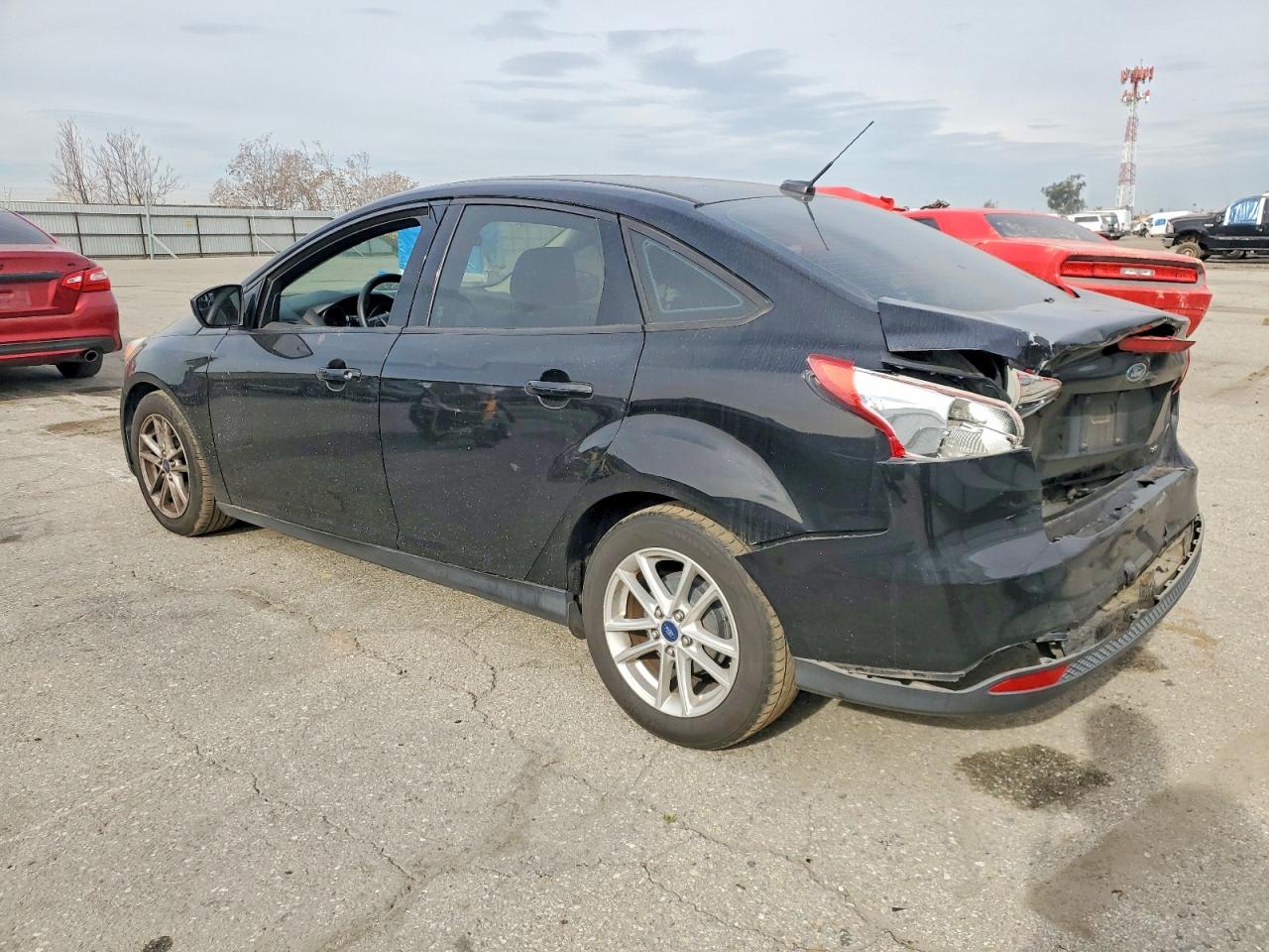 2018 FORD FOCUS SE photo 2