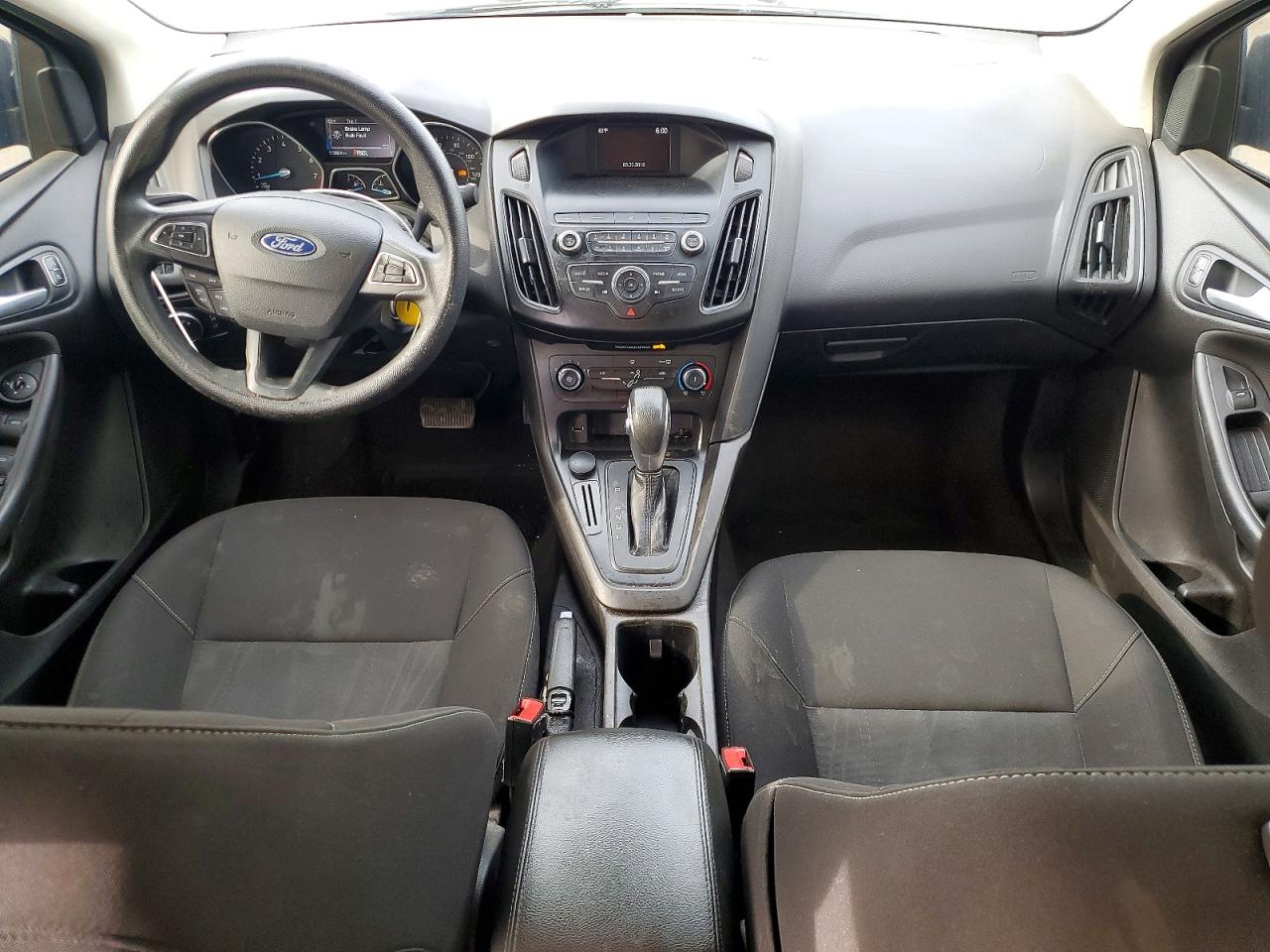 2018 FORD FOCUS SE photo 8