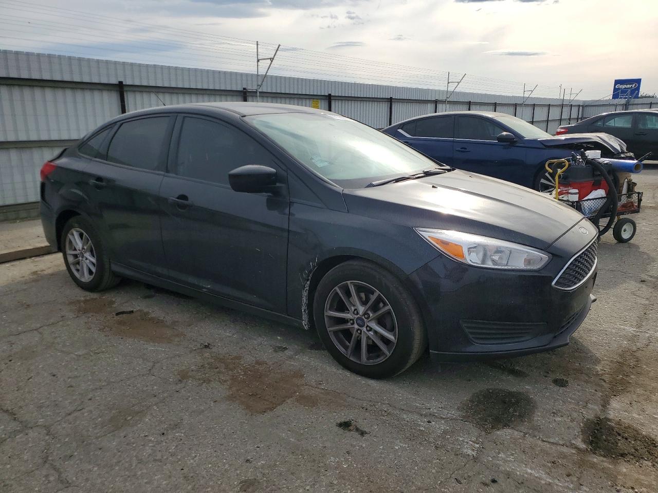 2018 FORD FOCUS SE photo 4