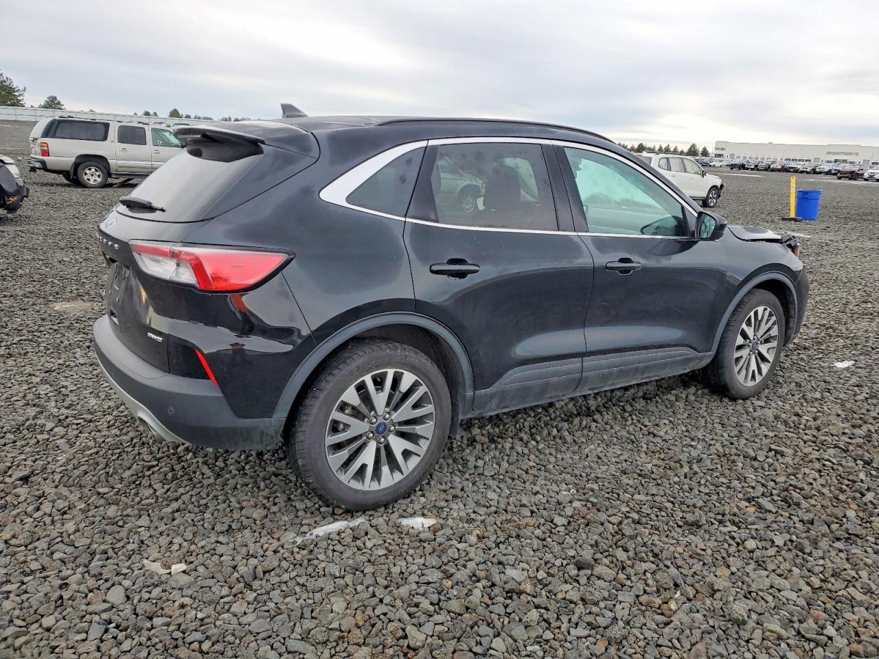 2022 FORD ESCAPE TITANIUM photo 3