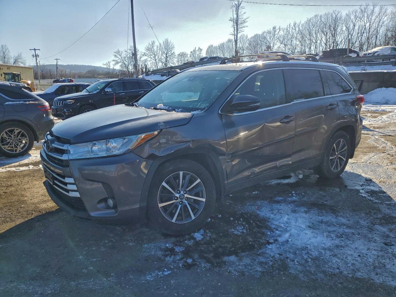 2017 TOYOTA HIGHLANDER