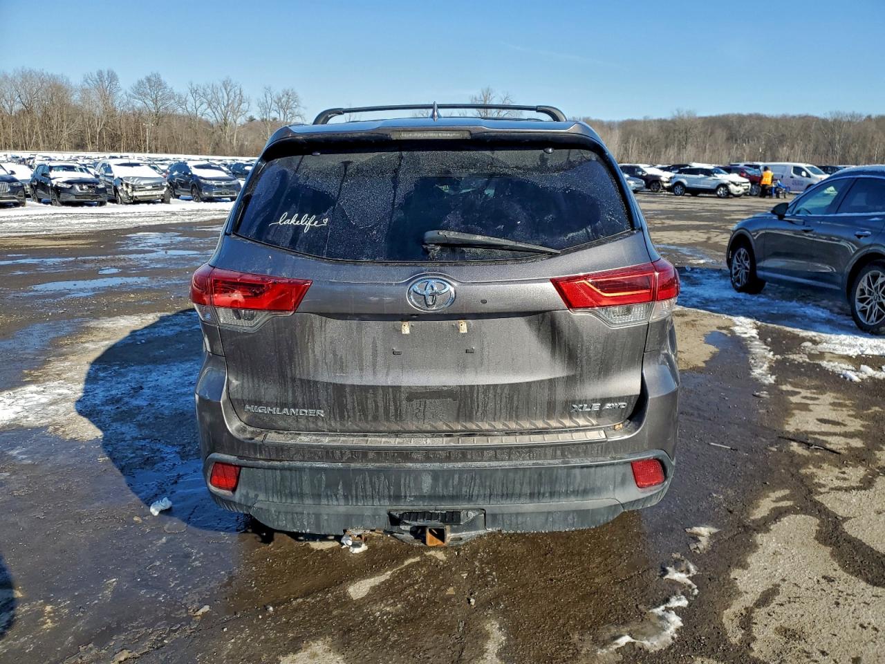 2017 TOYOTA HIGHLANDER SE photo 6