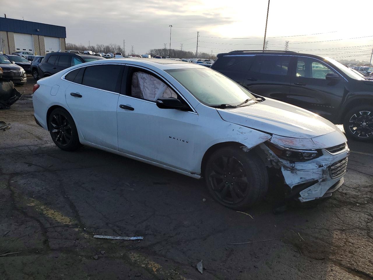 2016 CHEVROLET MALIBU LT photo 4