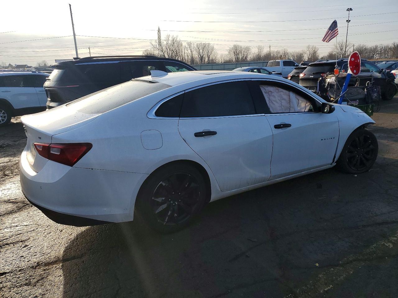 2016 CHEVROLET MALIBU LT photo 3