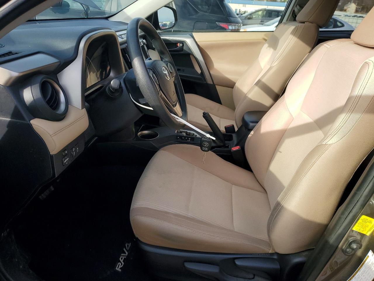 2013 TOYOTA RAV4 XLE photo 7