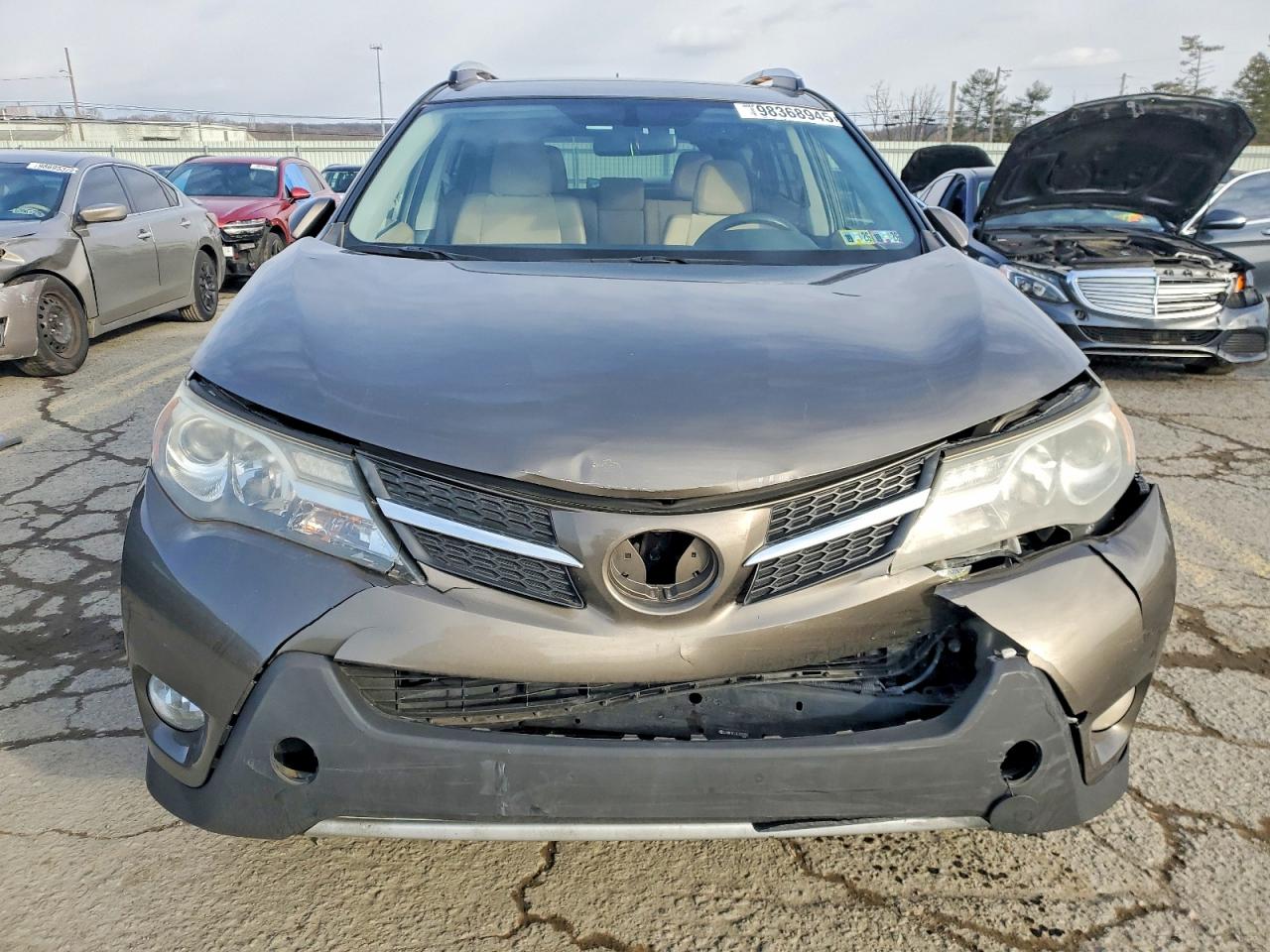 2013 TOYOTA RAV4 XLE photo 5