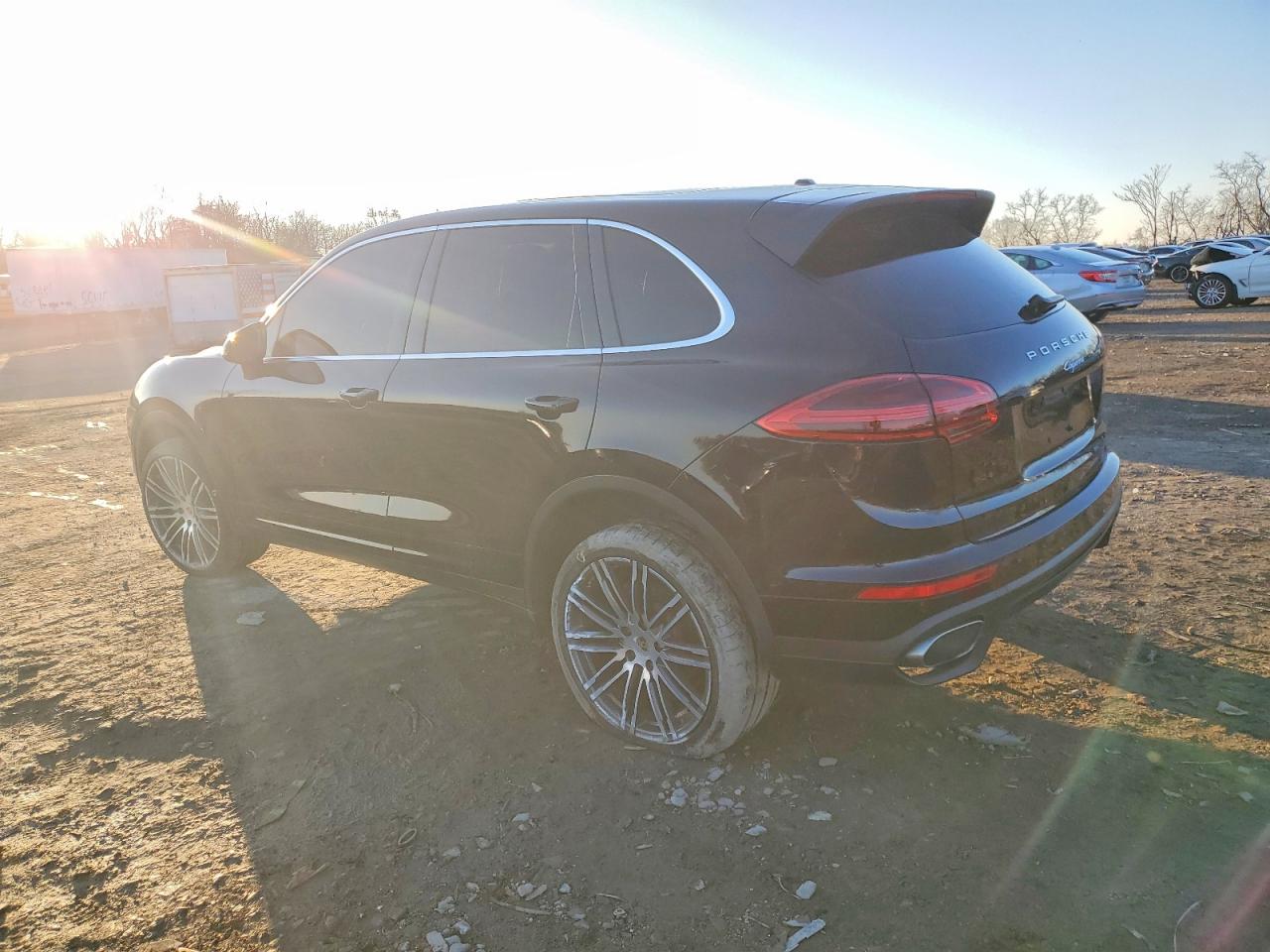 2016 PORSCHE CAYENNE photo 3