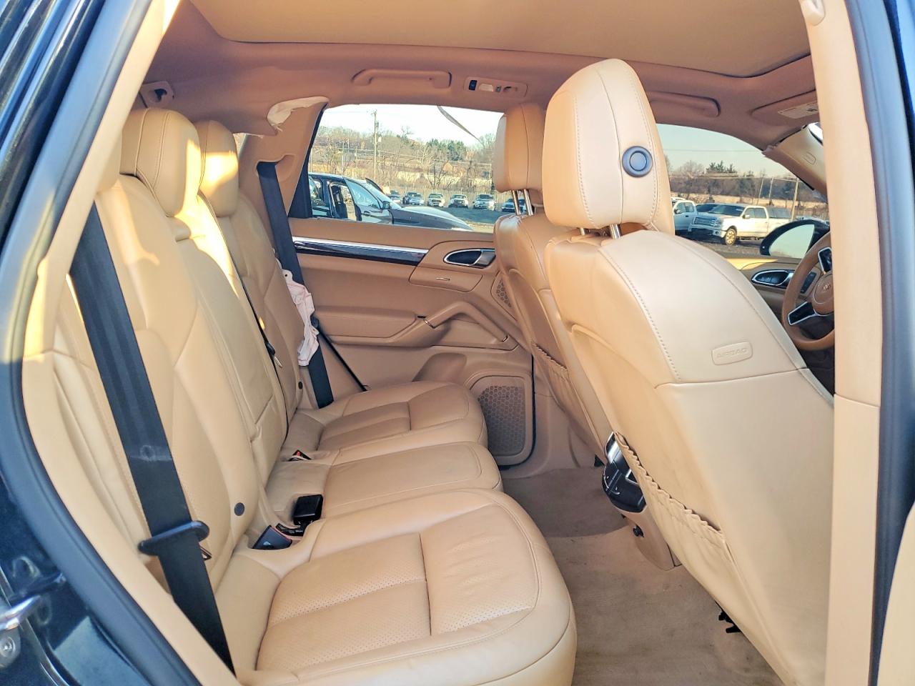 2016 PORSCHE CAYENNE photo 21