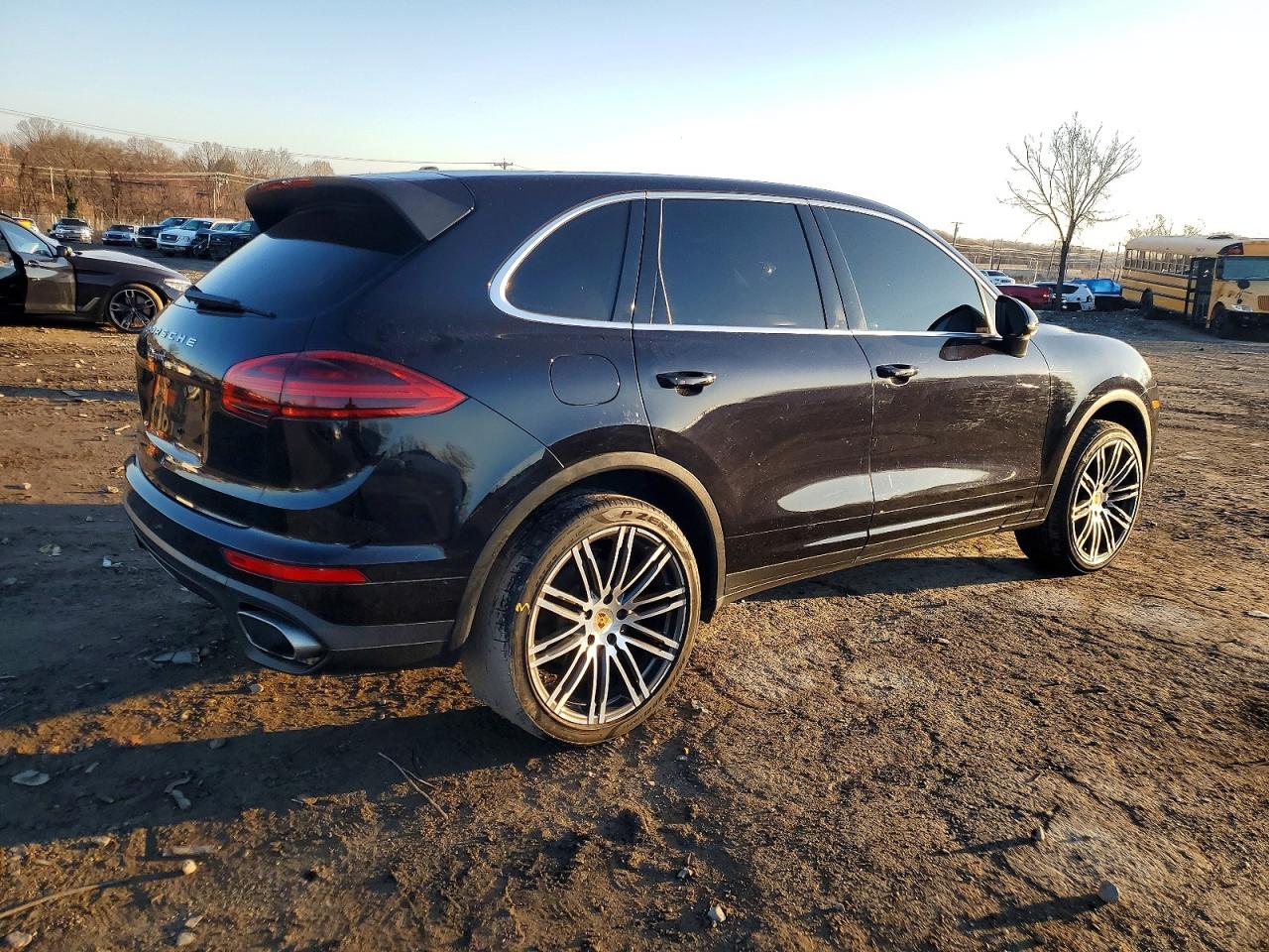 2016 PORSCHE CAYENNE photo 5