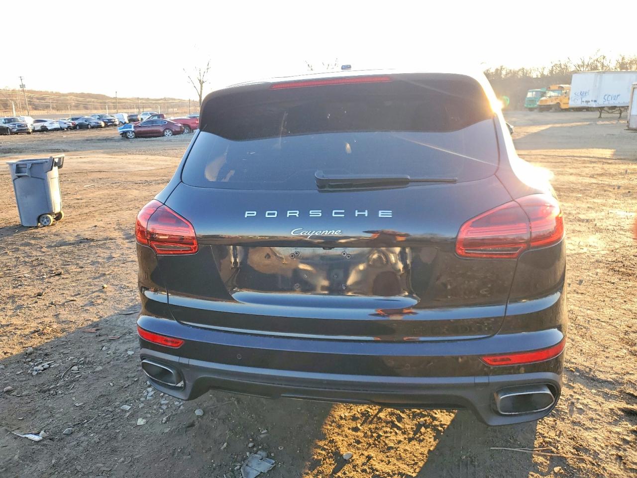 2016 PORSCHE CAYENNE photo 11