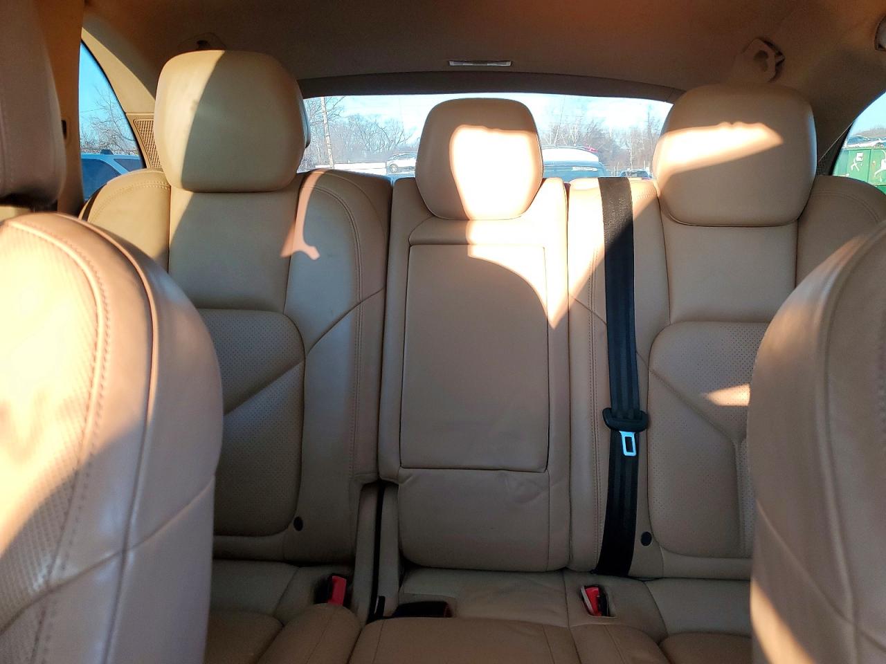 2016 PORSCHE CAYENNE photo 19