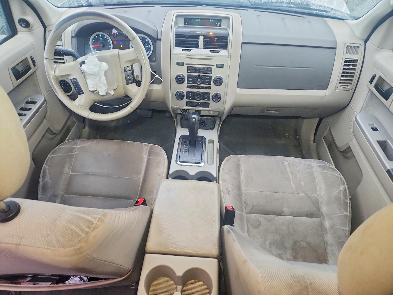 2011 FORD ESCAPE XLT photo 8