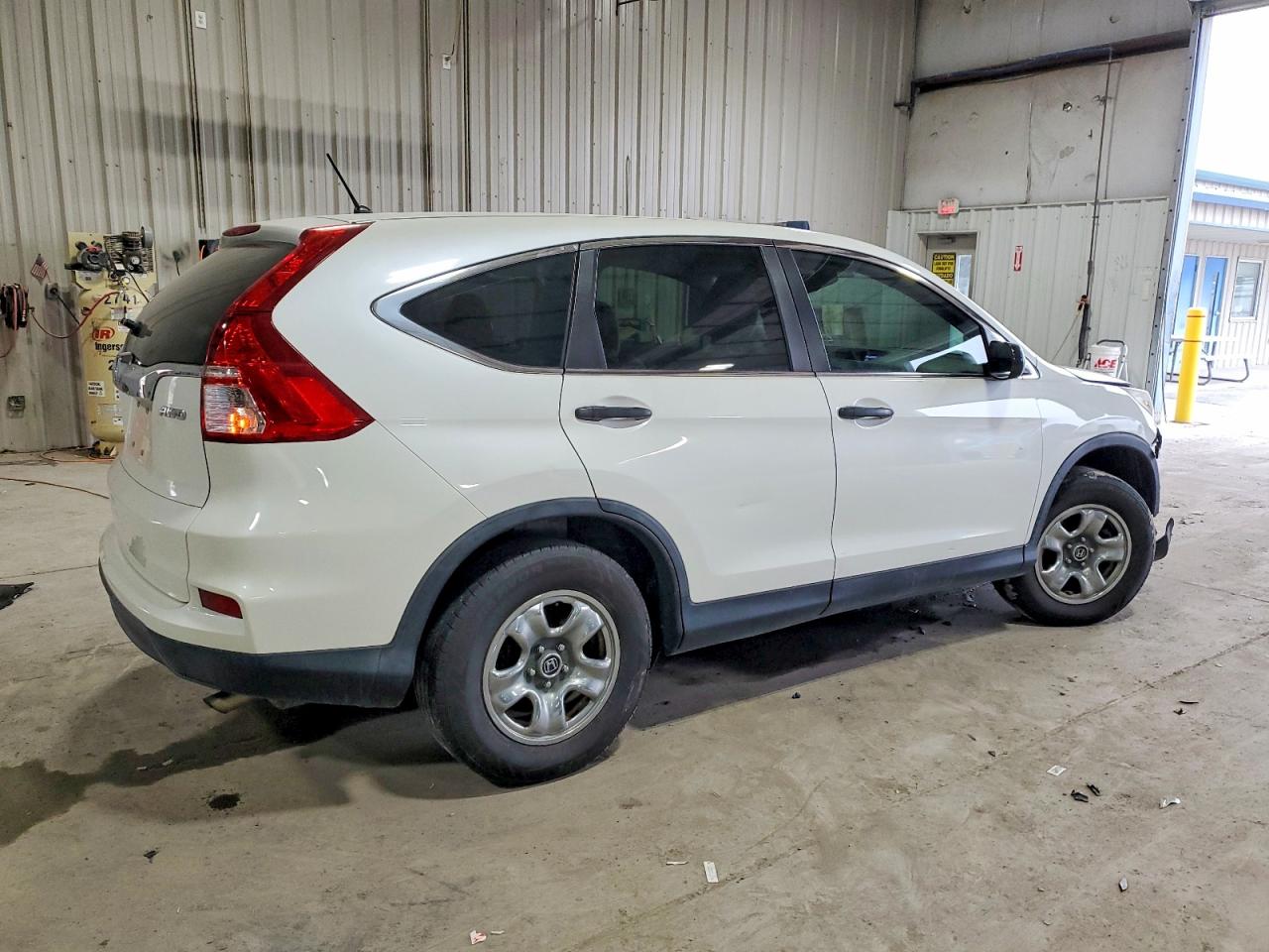 2016 HONDA CR-V LX photo 3