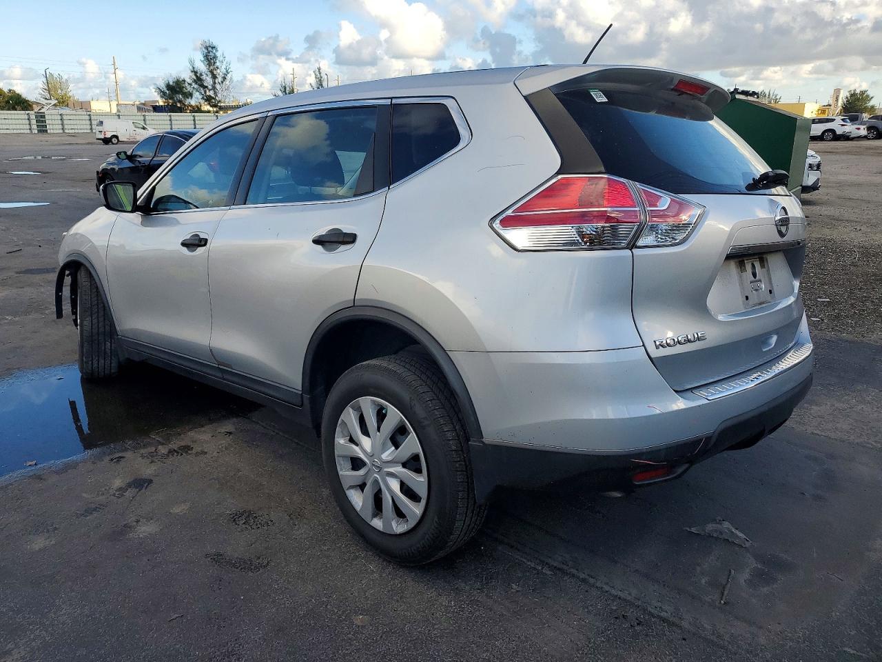 2016 NISSAN ROGUE S photo 2