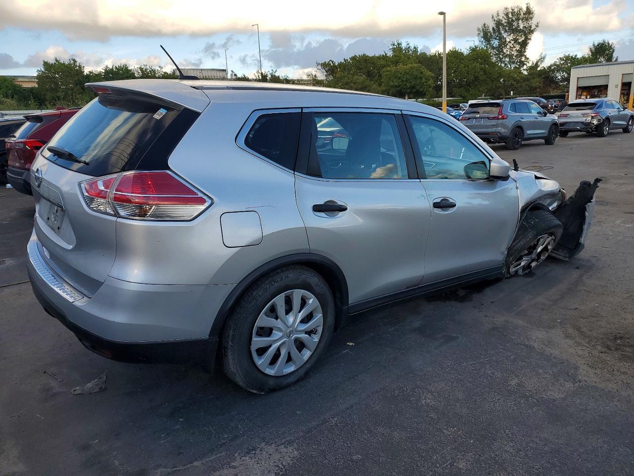 2016 NISSAN ROGUE S photo 3