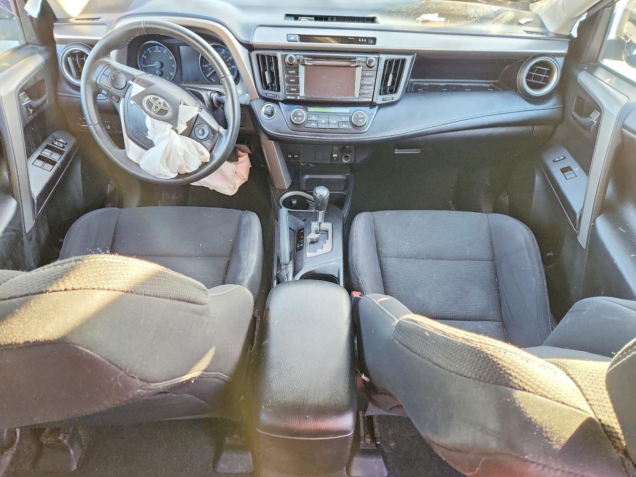 2017 TOYOTA RAV4 XLE photo 8