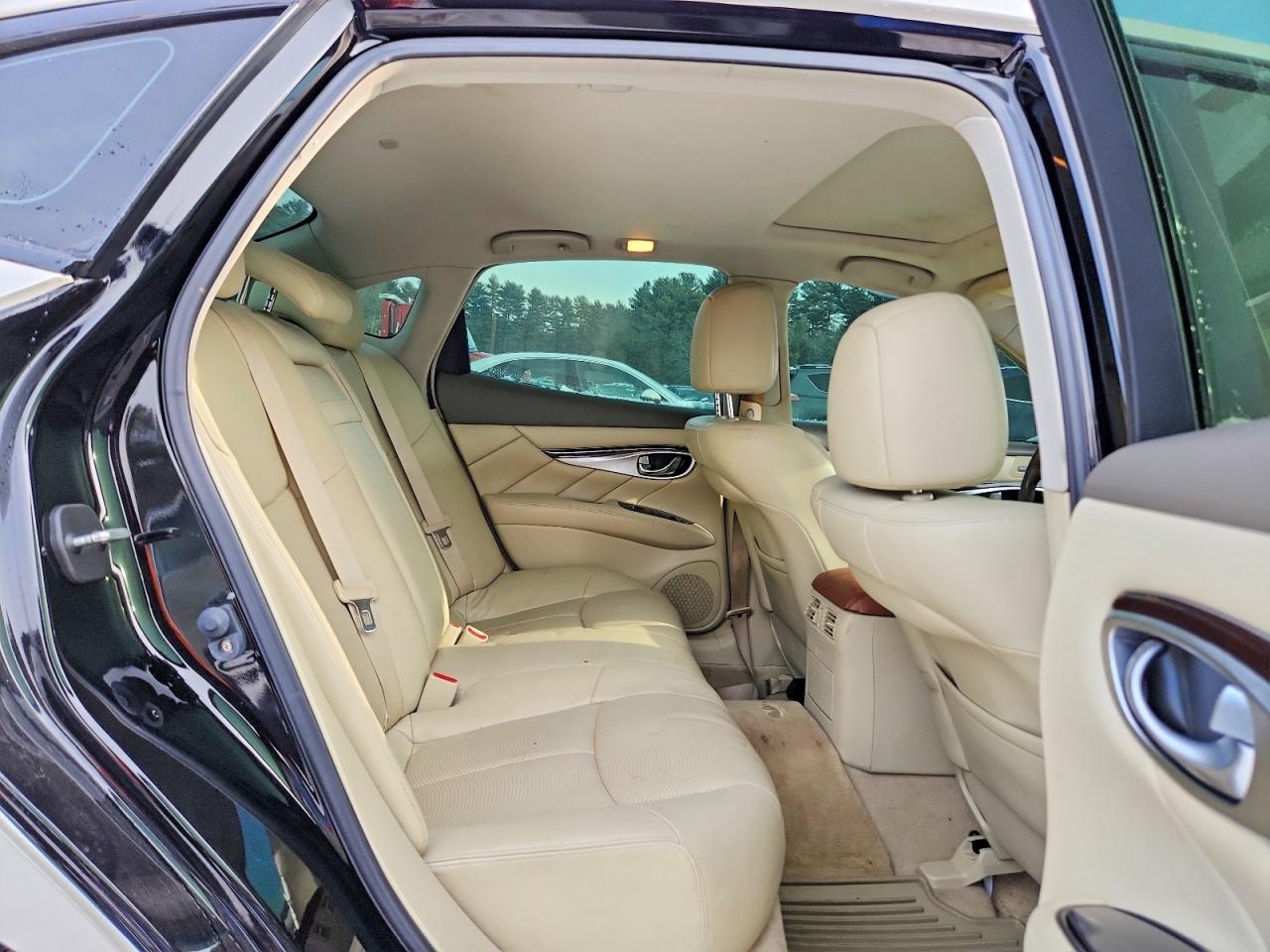 2011 INFINITI M37 X photo 10
