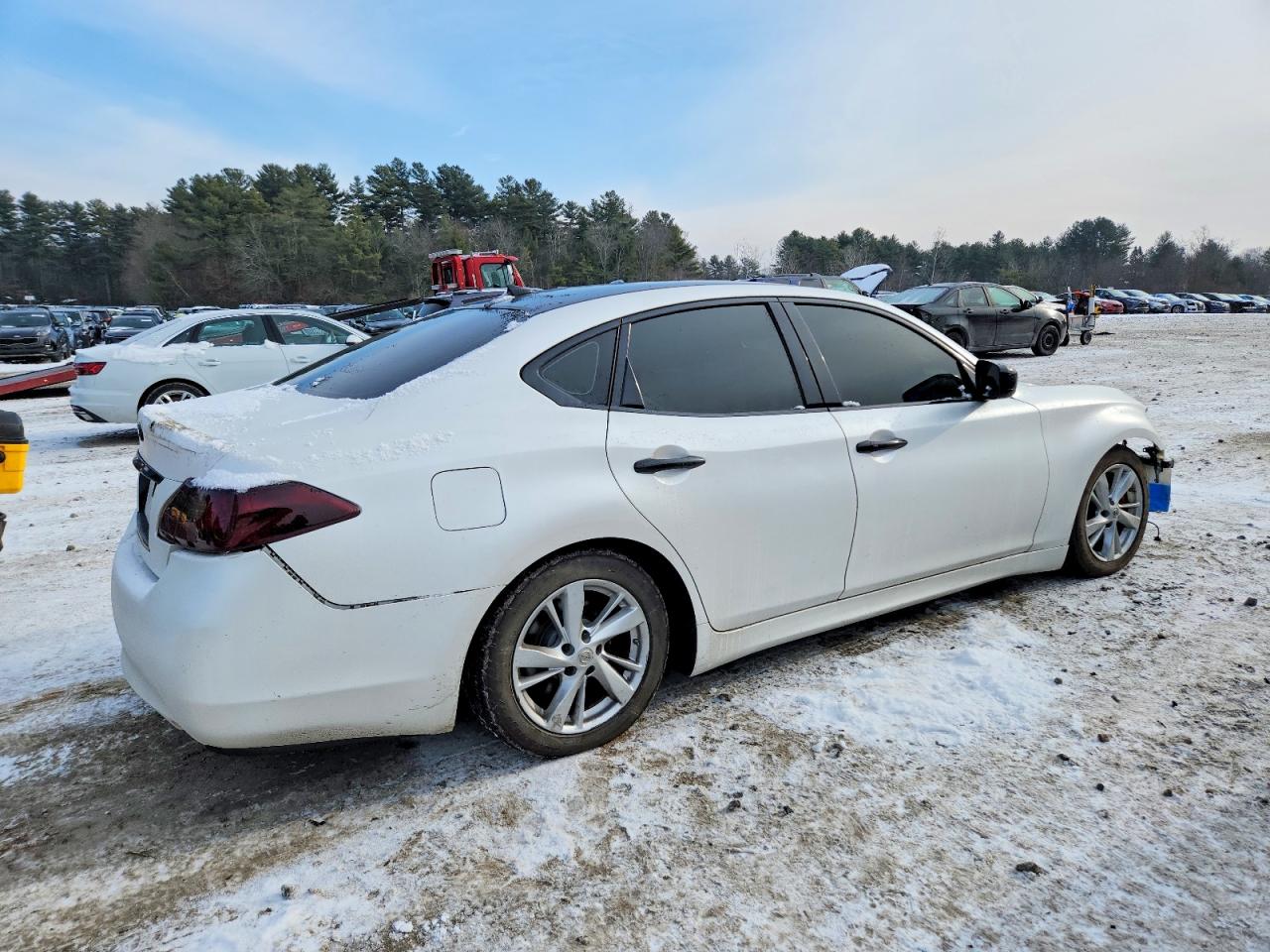 2011 INFINITI M37 X photo 3