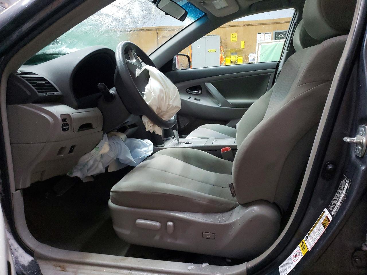 2010 TOYOTA CAMRY BASE photo 7