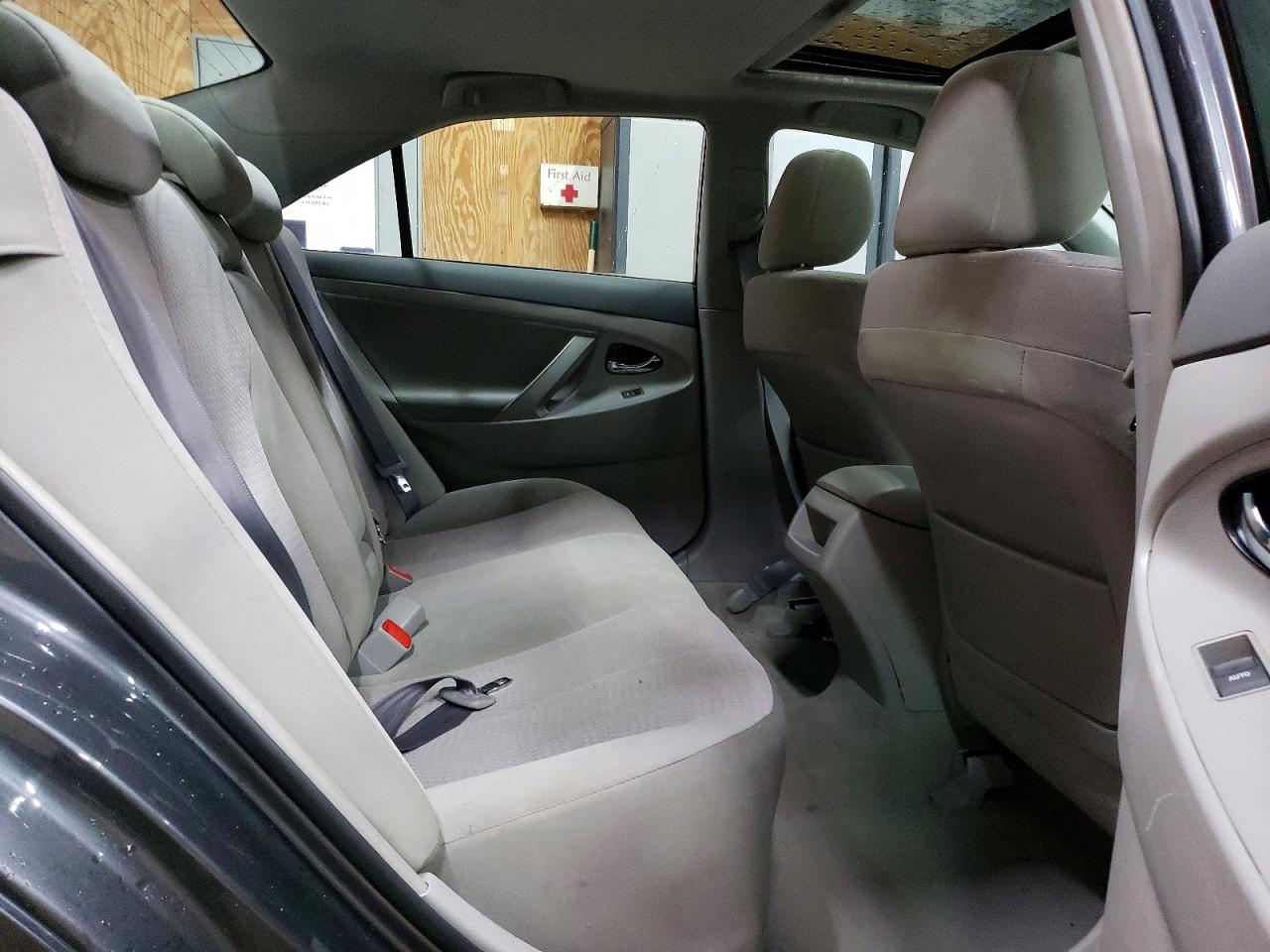 2010 TOYOTA CAMRY BASE photo 10