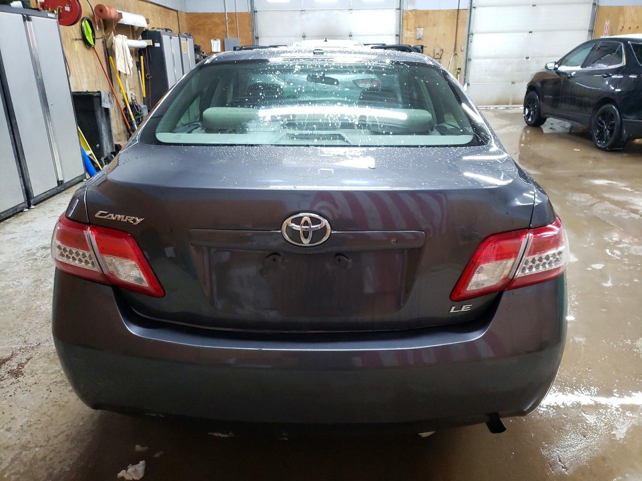 2010 TOYOTA CAMRY BASE photo 6