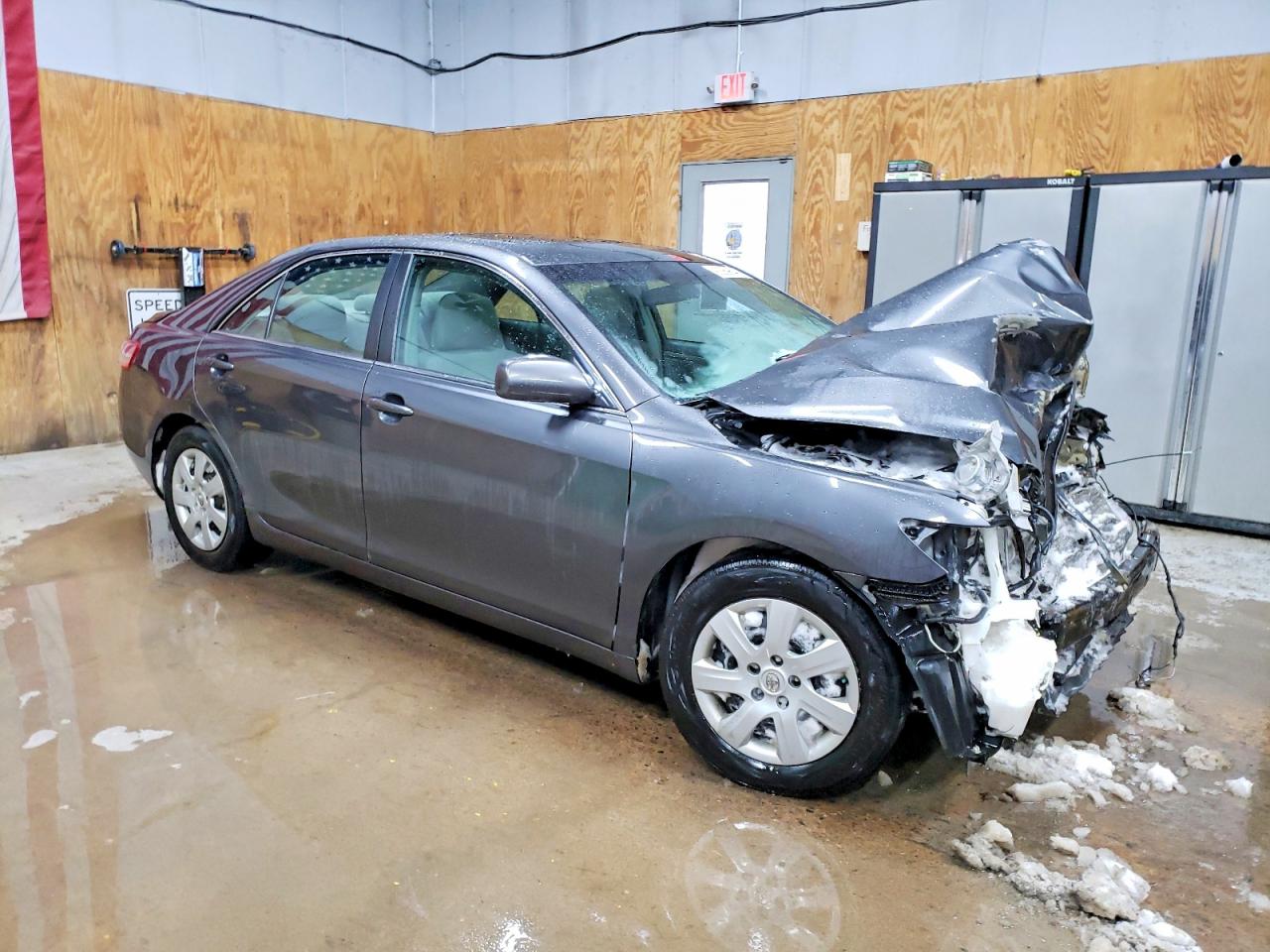 2010 TOYOTA CAMRY BASE photo 4