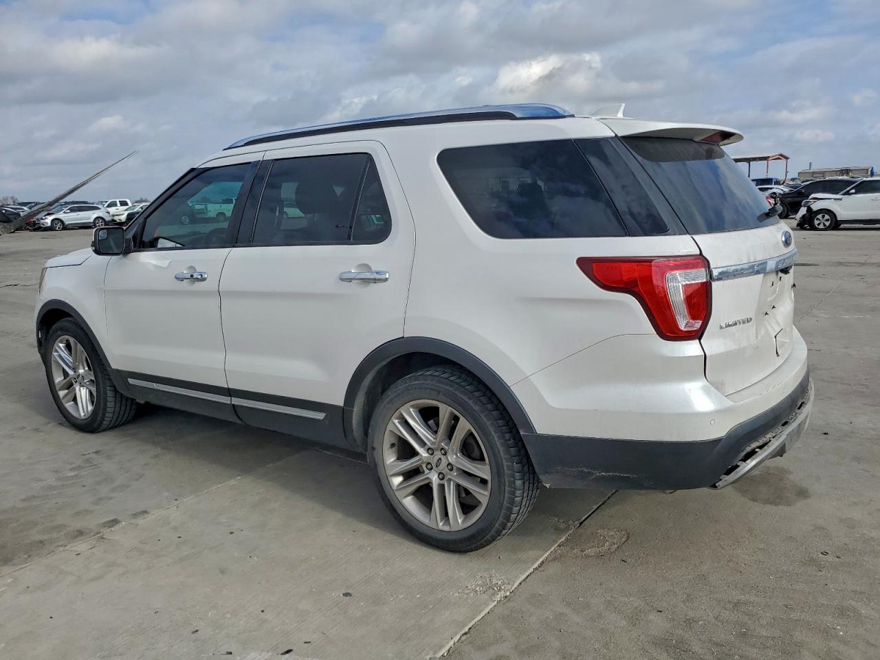 2017 FORD EXPLORER LIMITED photo 2