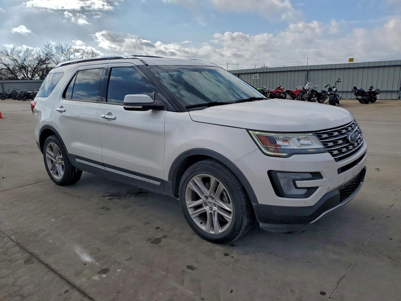 2017 FORD EXPLORER LIMITED photo 4