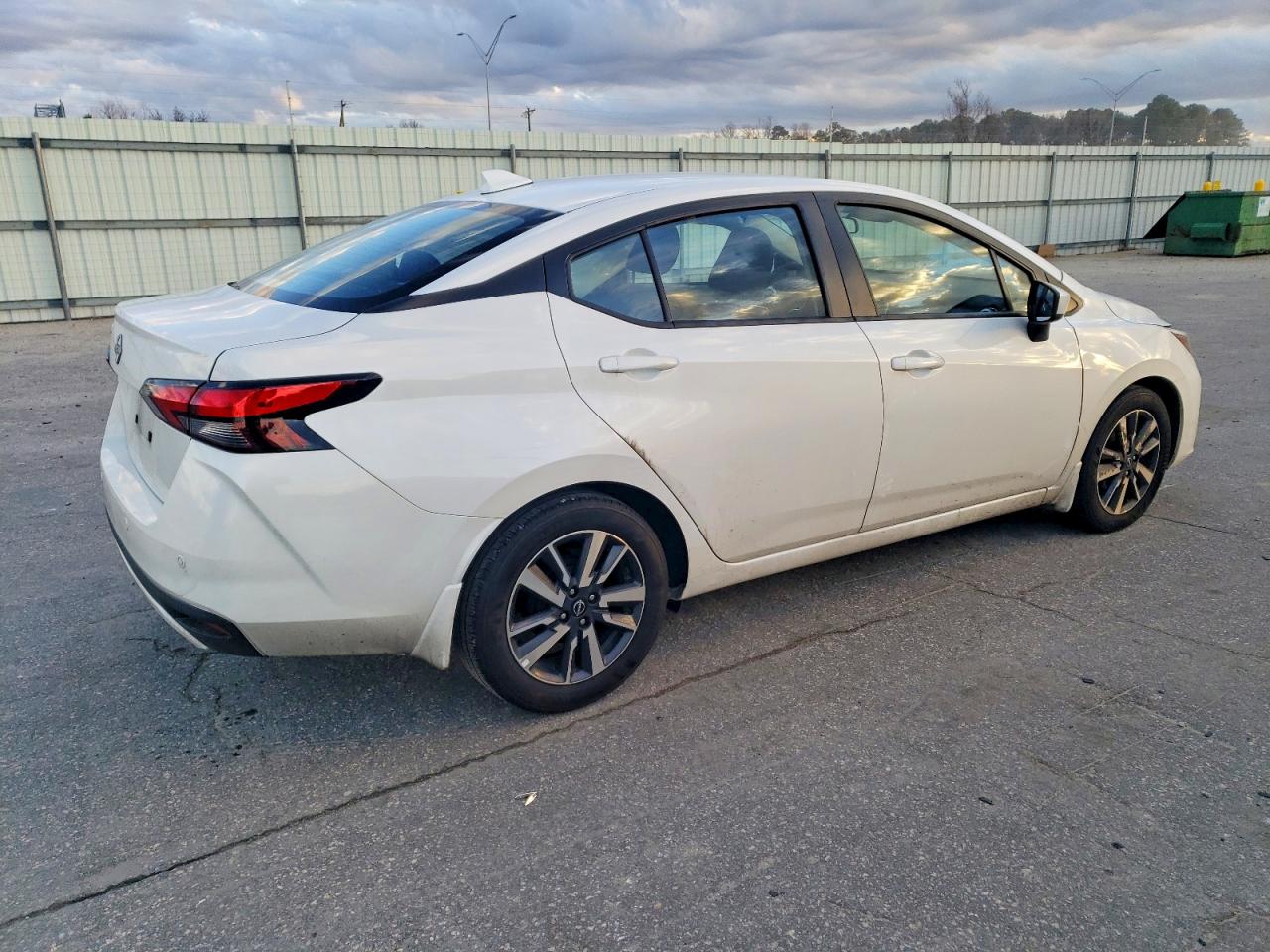 2025 NISSAN VERSA SV photo 3