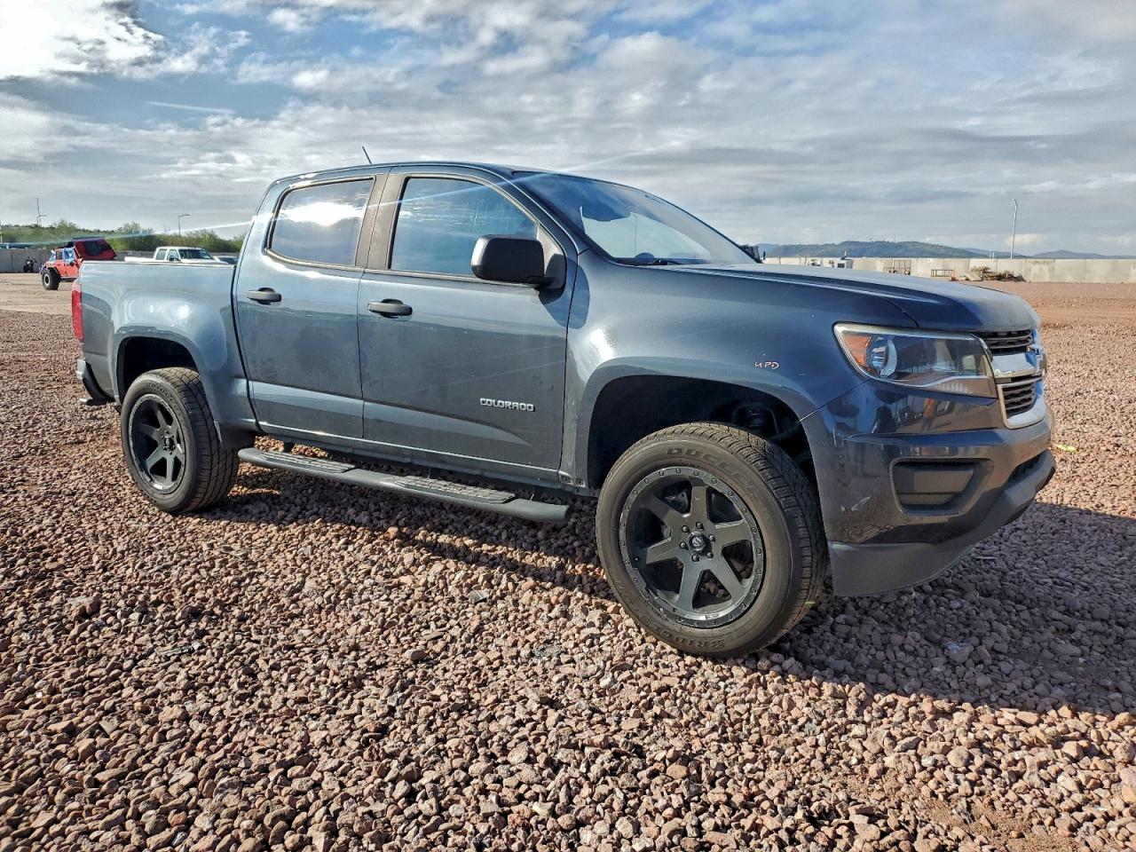 2019 CHEVROLET COLORADO photo 4