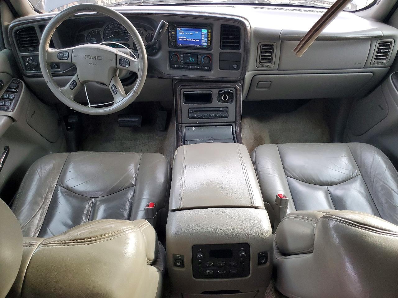 2003 GMC YUKON DENALI photo 8