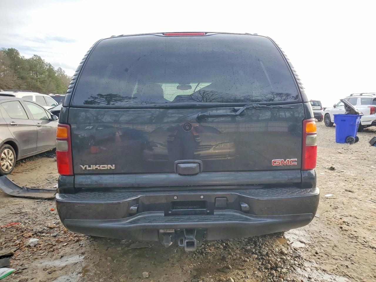 2003 GMC YUKON DENALI photo 6