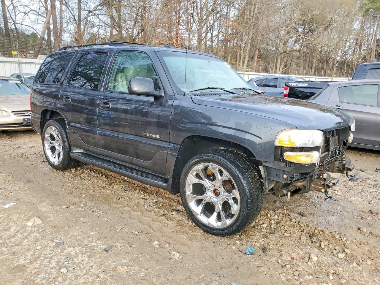 2003 GMC YUKON DENALI photo 4