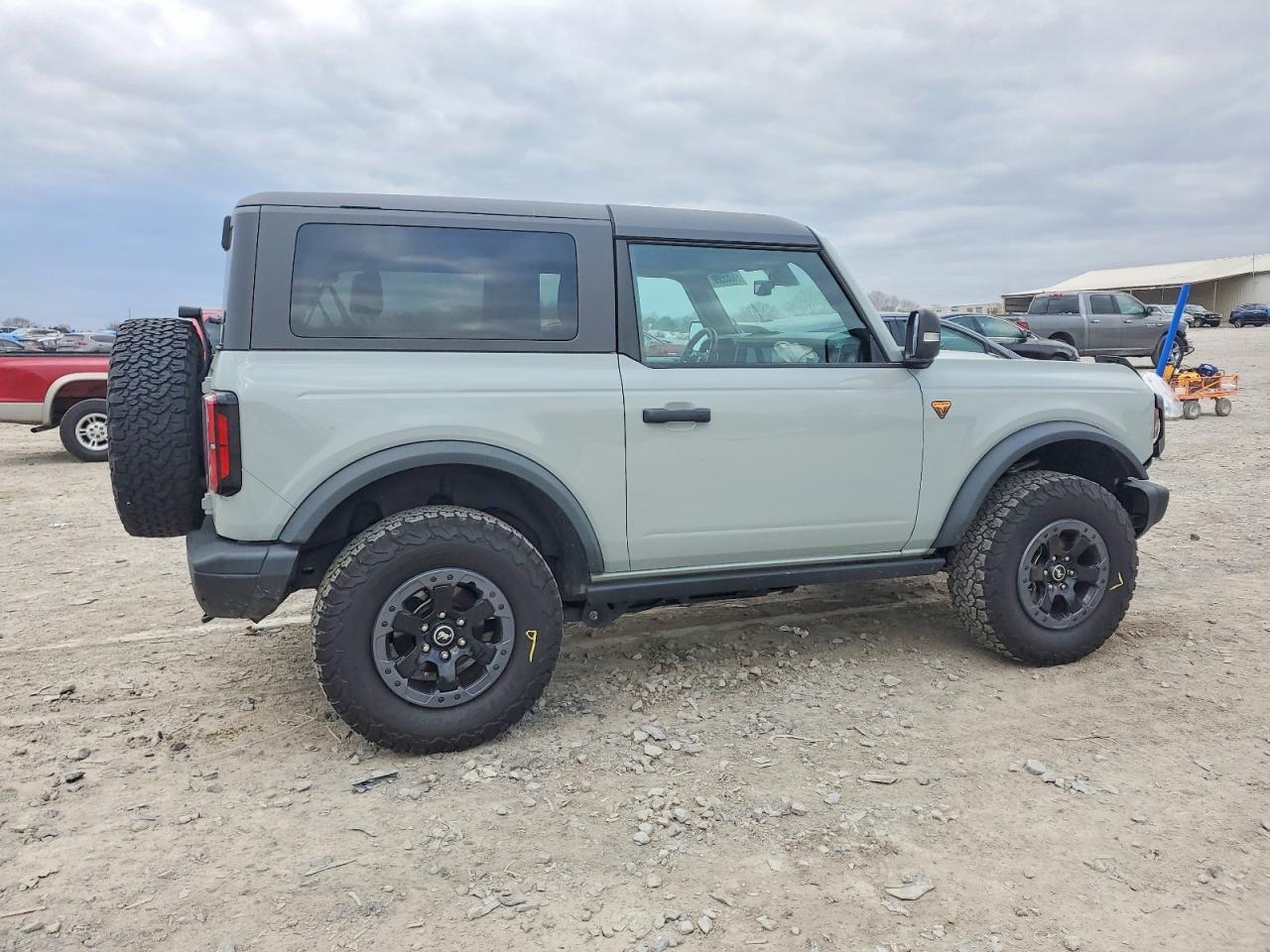 2023 FORD BRONCO BASE photo 3