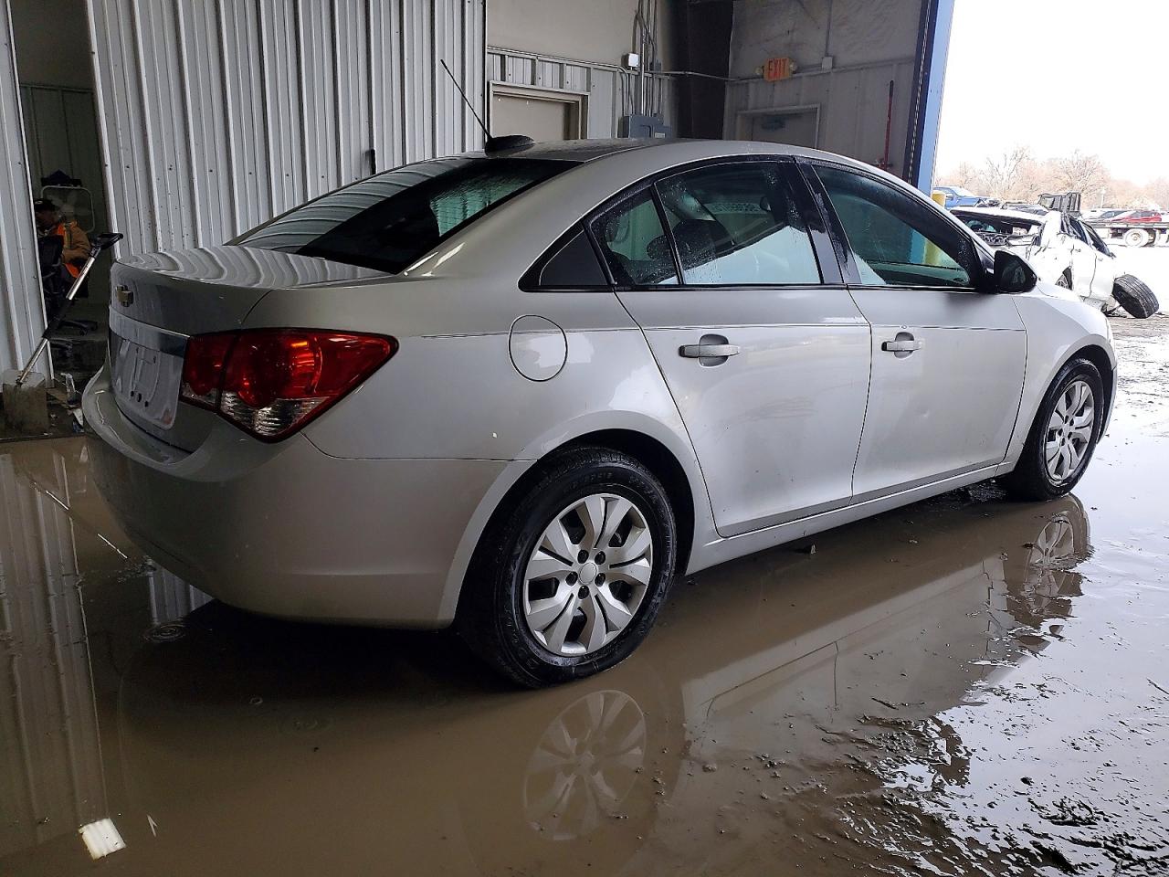 2015 CHEVROLET CRUZE LS photo 3