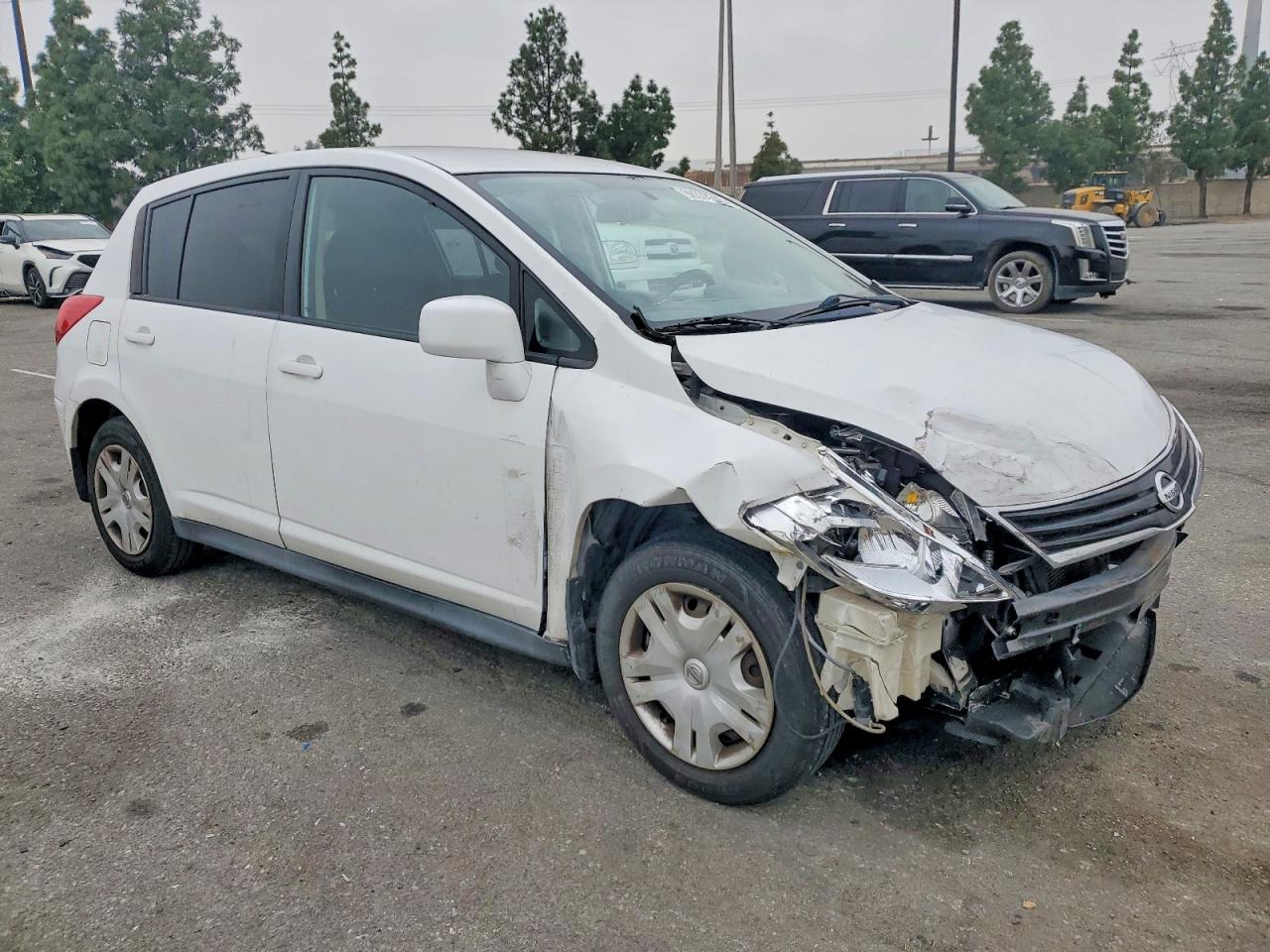 2011 NISSAN VERSA S photo 4