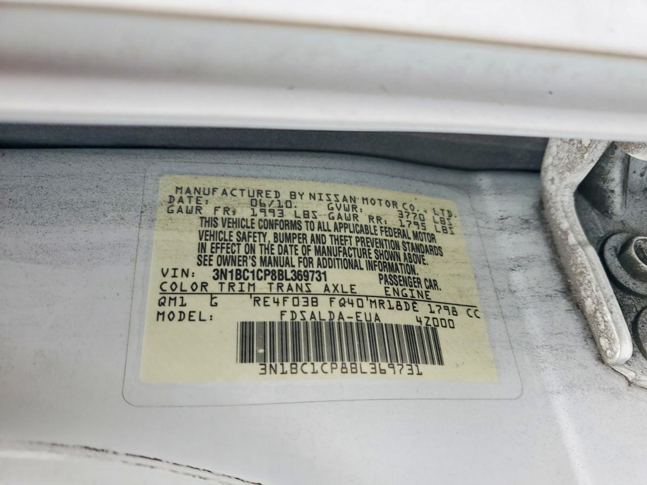 2011 NISSAN VERSA S photo 12