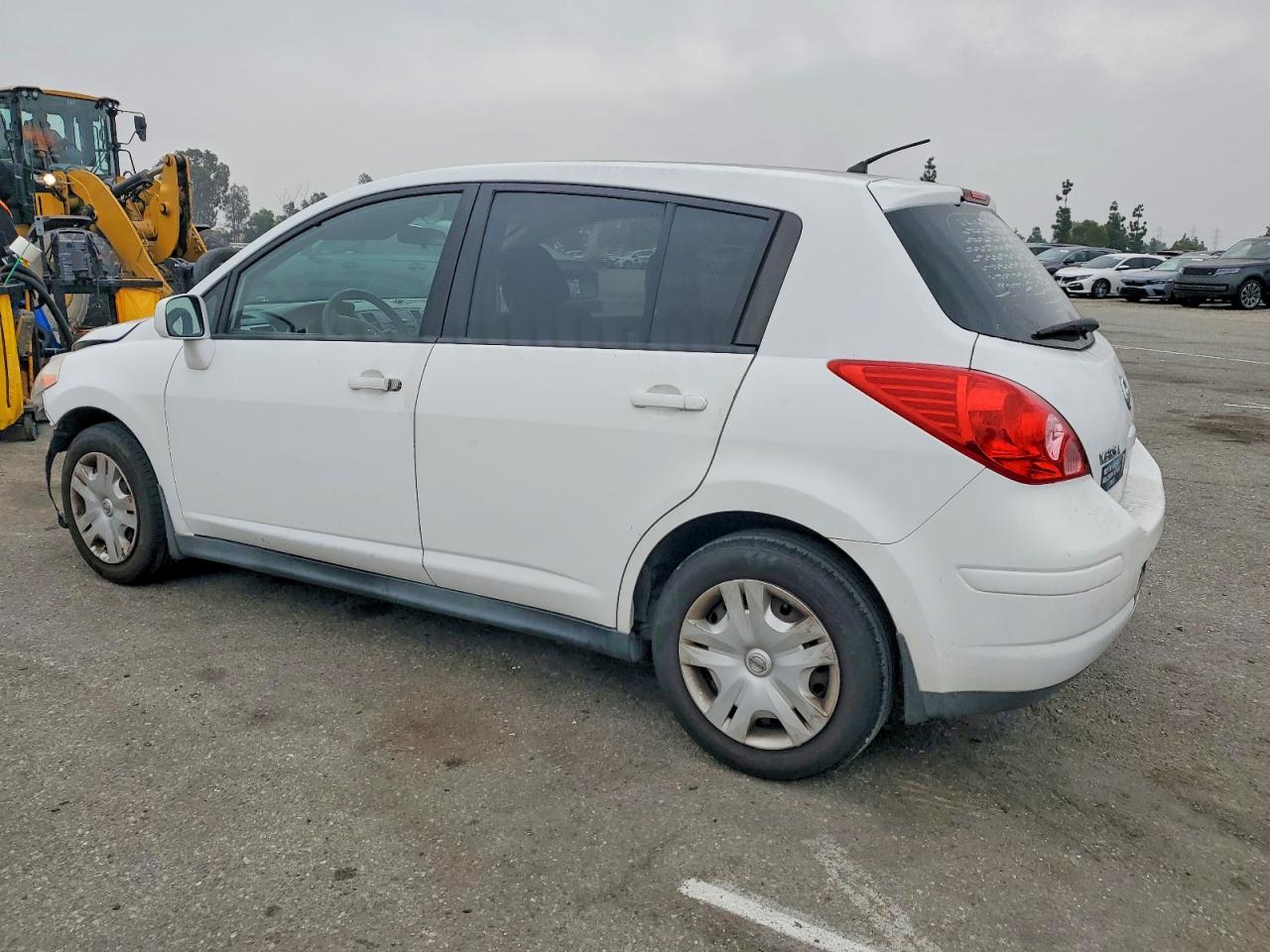 2011 NISSAN VERSA S photo 2