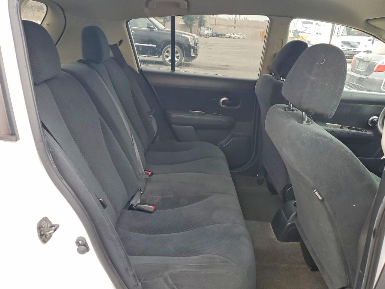 2011 NISSAN VERSA S photo 10