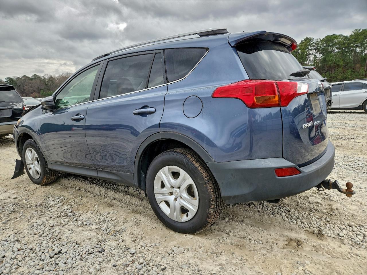 2013 TOYOTA RAV4 LE photo 2
