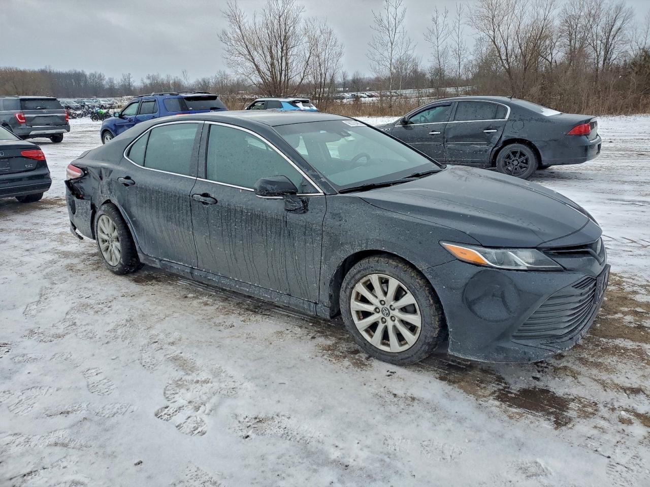 2018 TOYOTA CAMRY L photo 4