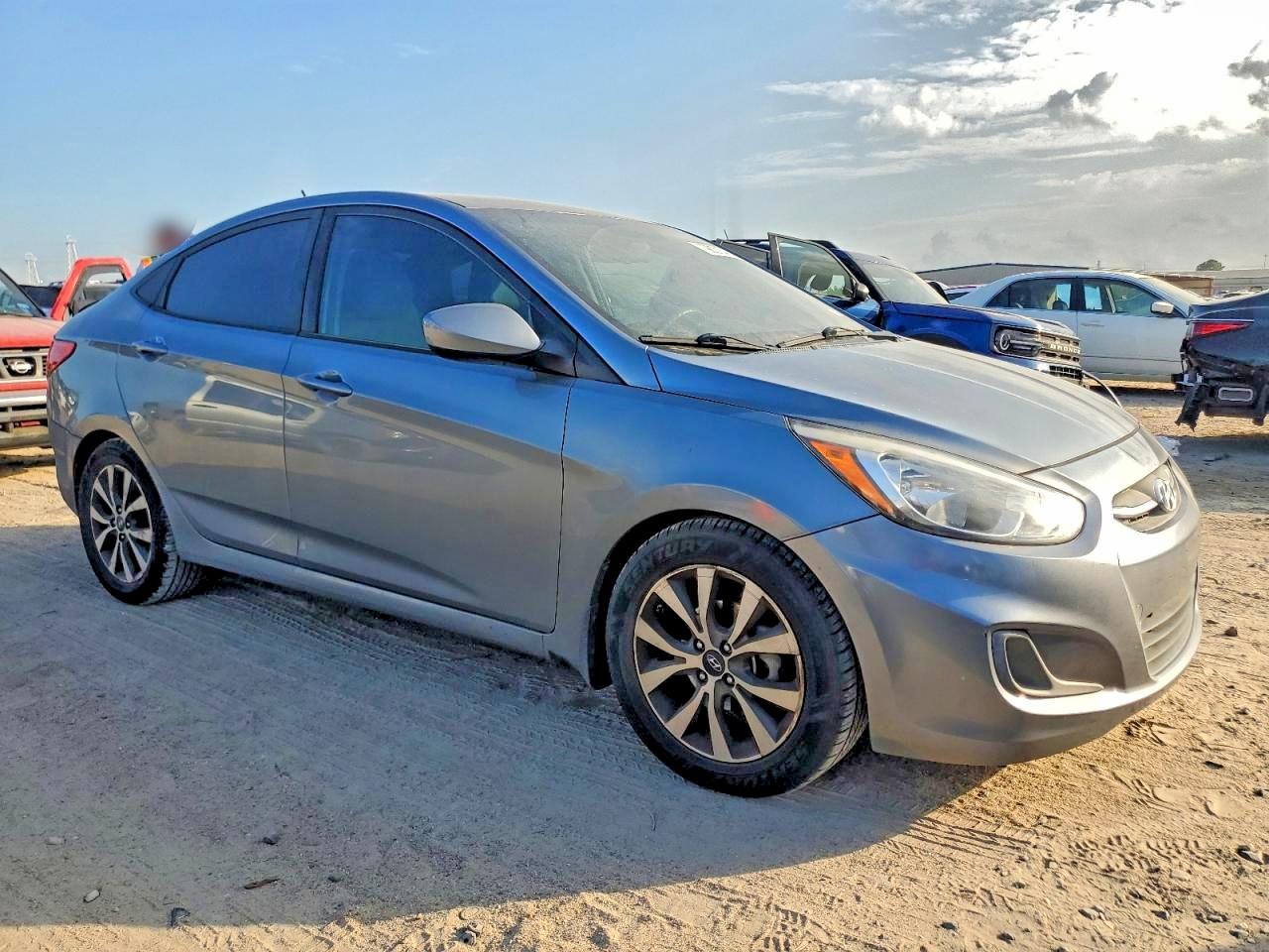 2017 HYUNDAI ACCENT SE photo 4