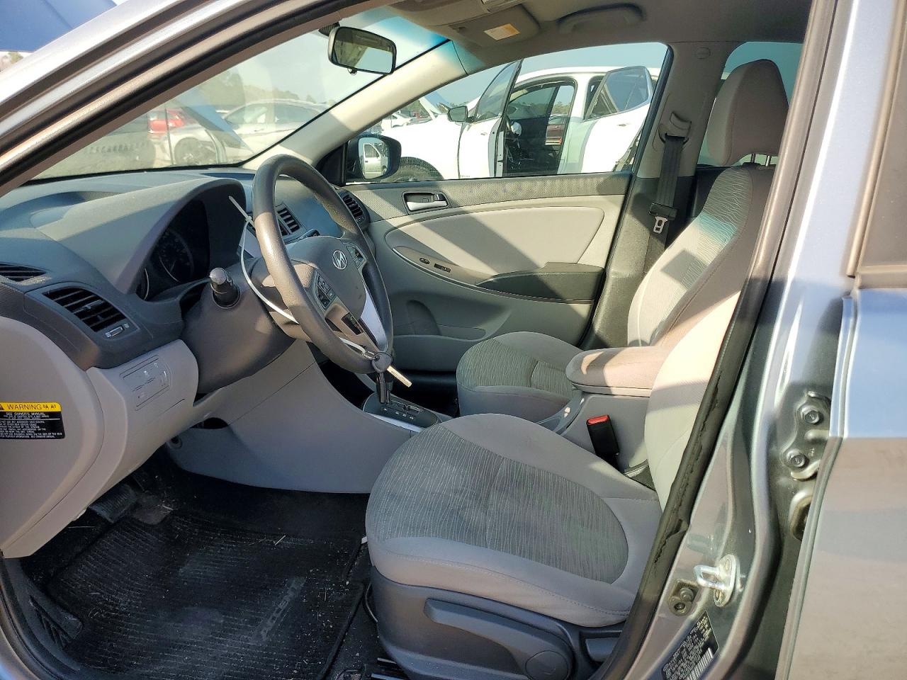 2017 HYUNDAI ACCENT SE photo 7