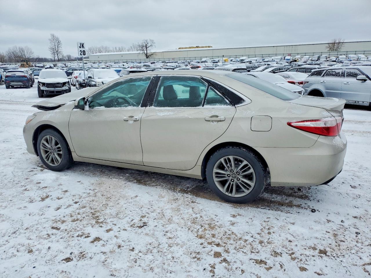 2017 TOYOTA CAMRY LE photo 2
