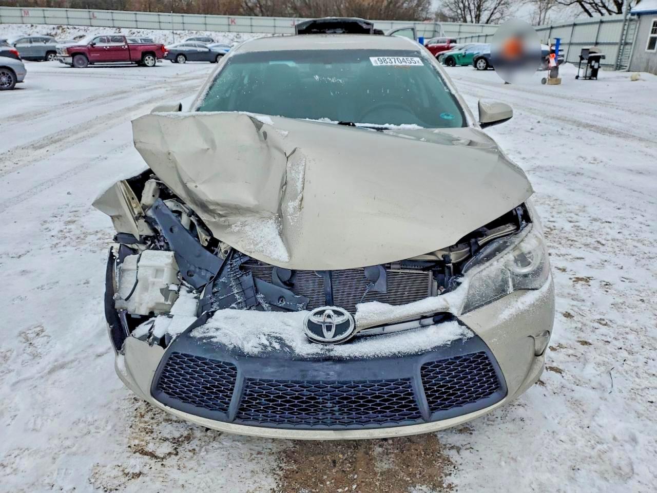 2017 TOYOTA CAMRY LE photo 5