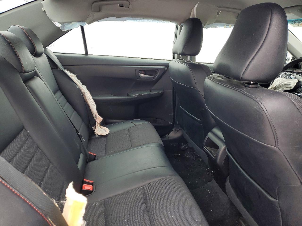 2017 TOYOTA CAMRY LE photo 10