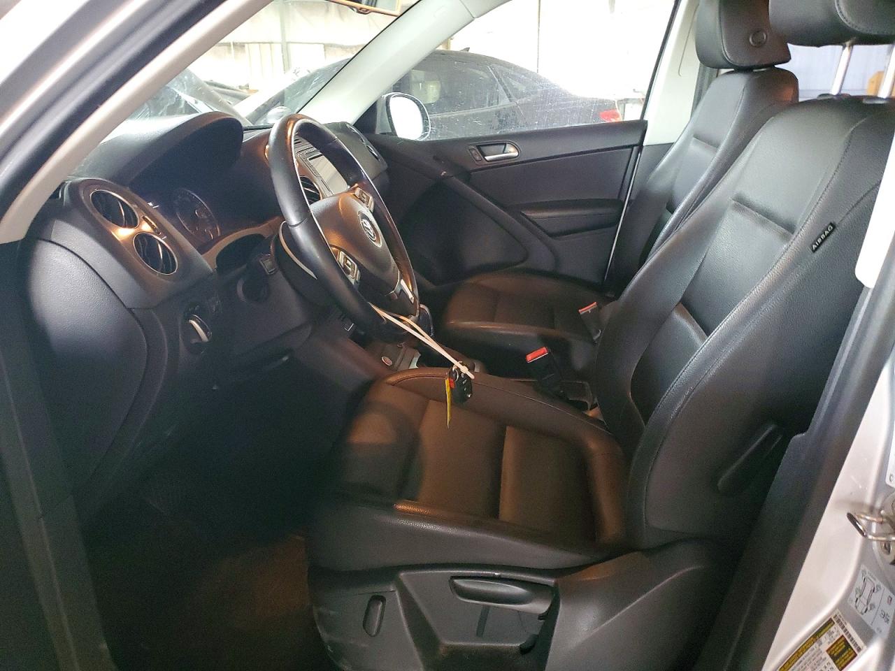 2017 VOLKSWAGEN TIGUAN S photo 7